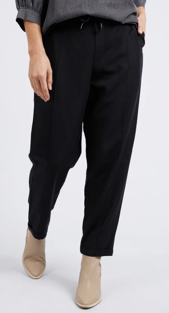 Elm Ladies Larissa Pant in Black