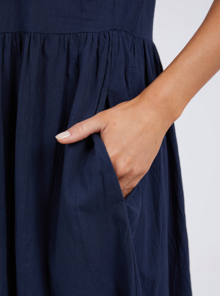 Elm Ladies Blake Midid Dress in Navy