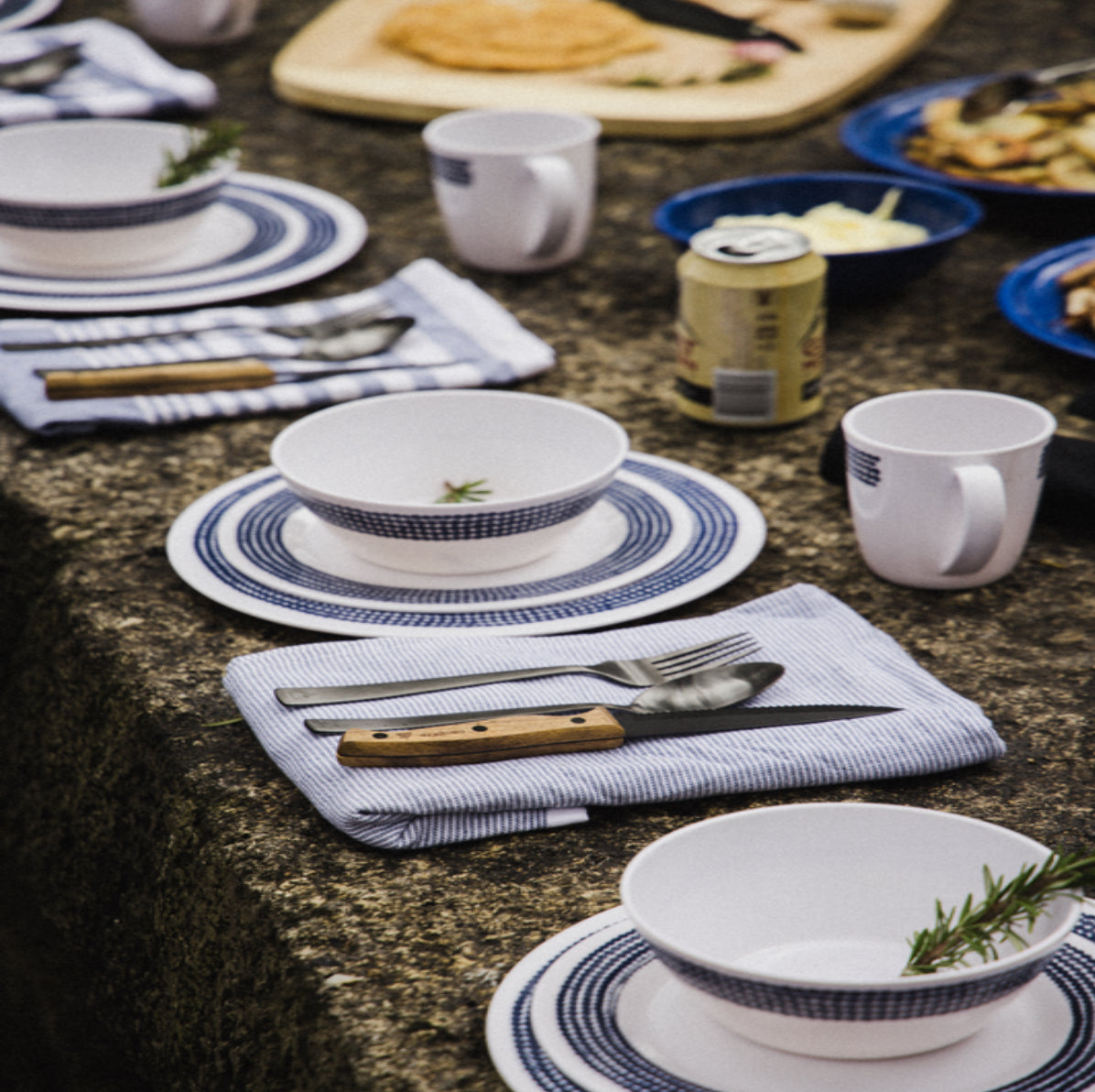 Oztrail Campfire 12 Piece Cutlery Set