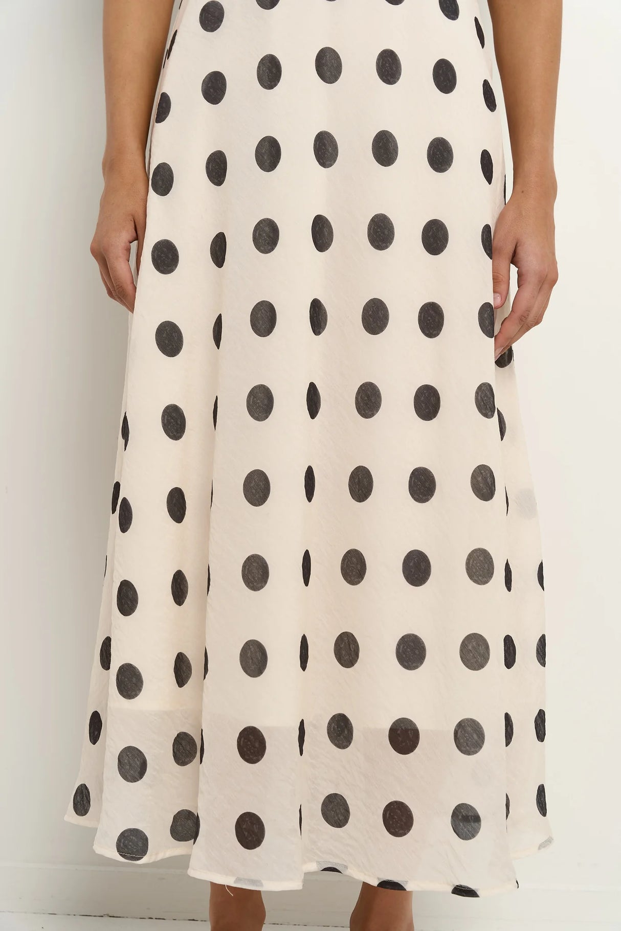 Flo & Frankie Ladies Stage Polka Dot Puff Sleeve Maxi Dress