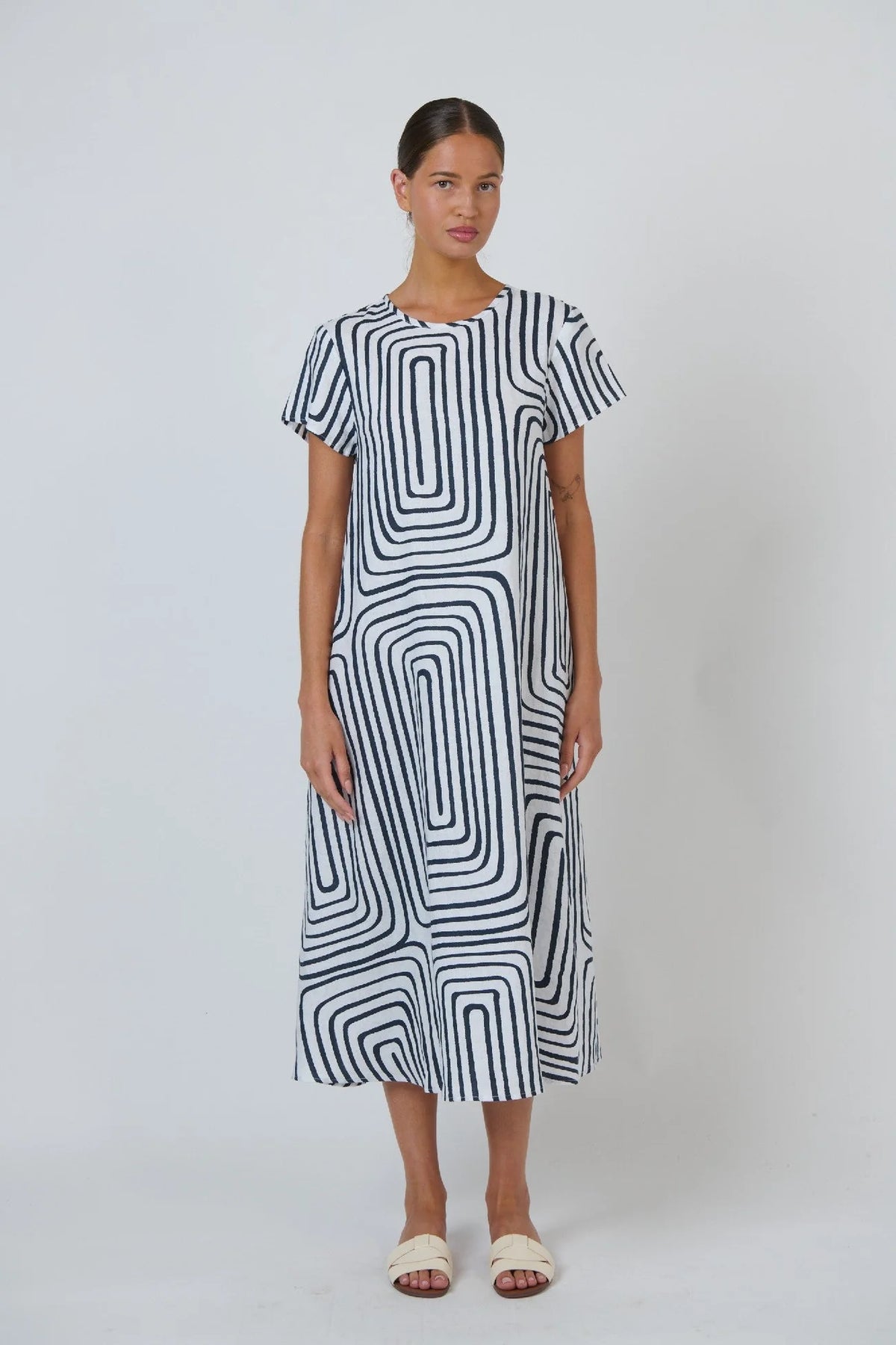 Naturals By O&j A-line Linen Midi Dress in Maze