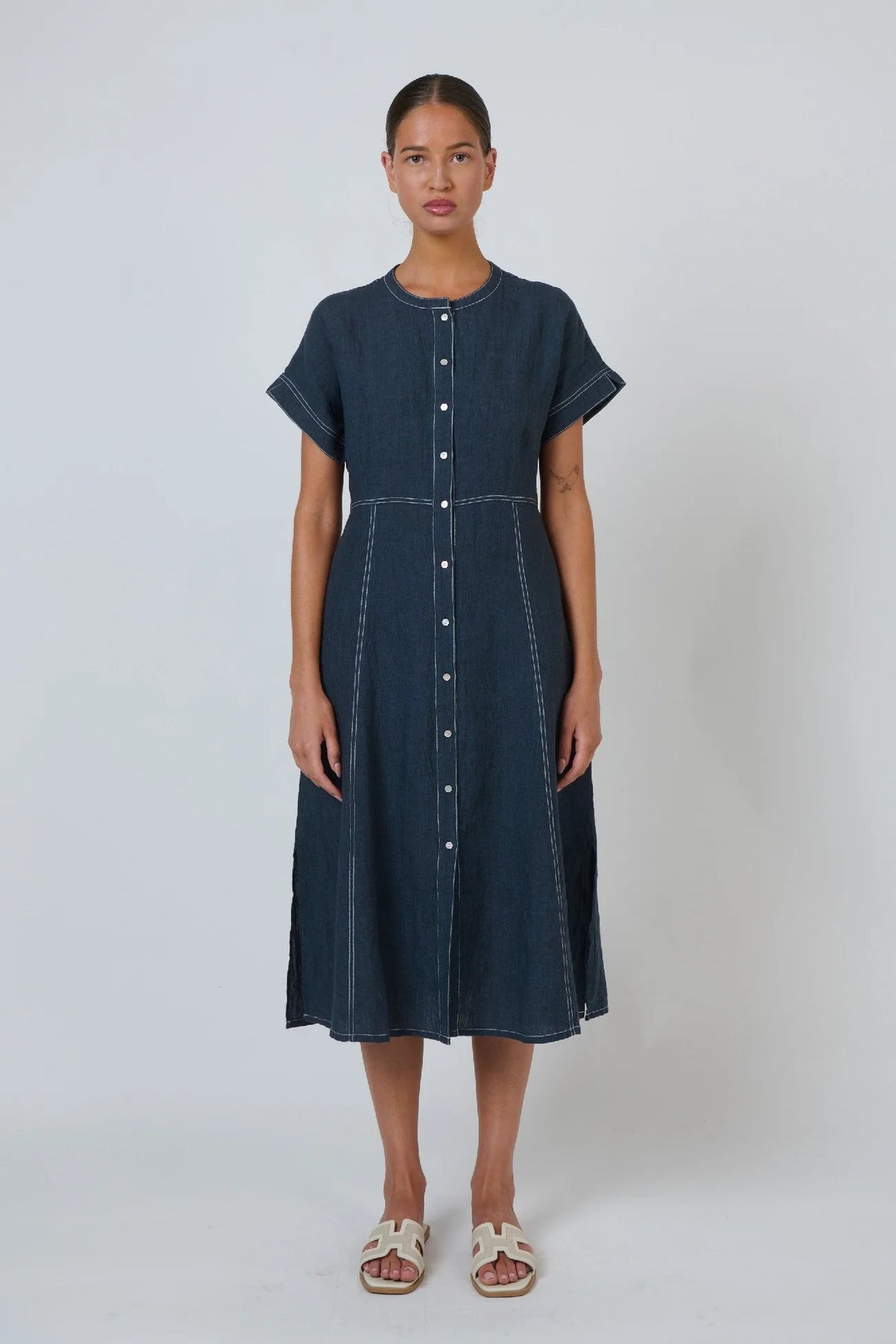 Naturals By O&j Button-through Linen Dress in Gunsmoke