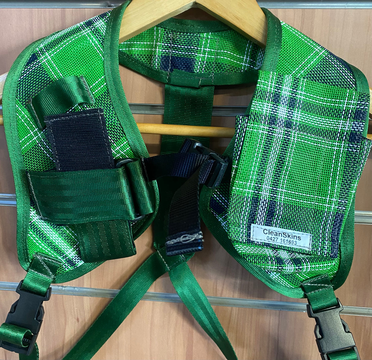 Cleanskin's UHF/Phone shoulder pouch