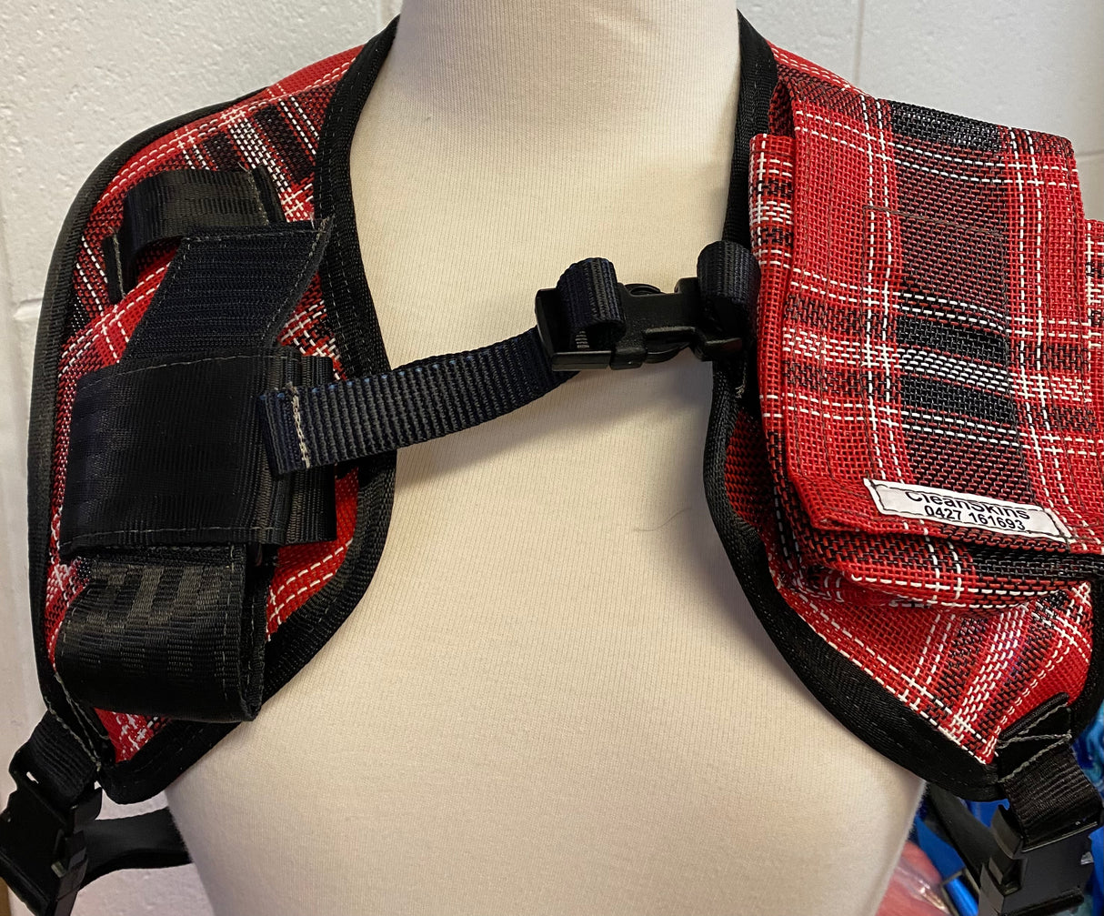 Cleanskin's UHF/Phone shoulder pouch