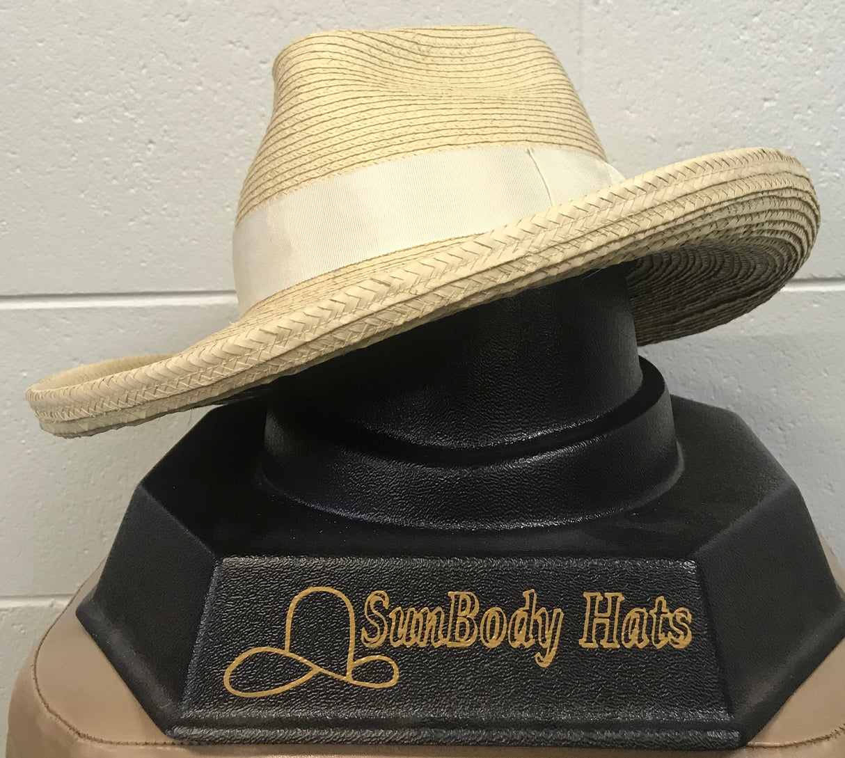 Sunbody Plantation Crease Palm leaf hat 4" brim