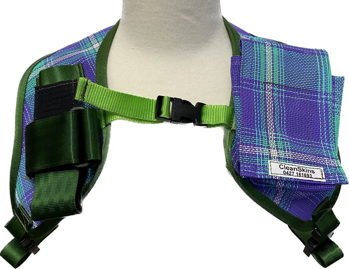 Cleanskin's UHF/Phone shoulder pouch