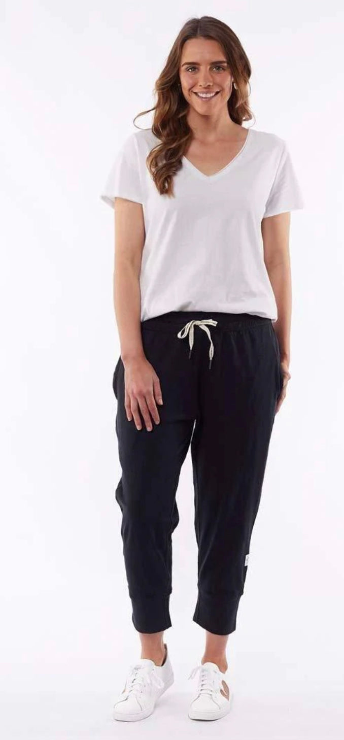 Elm Ladies Fundamental Brunch Pants in Black