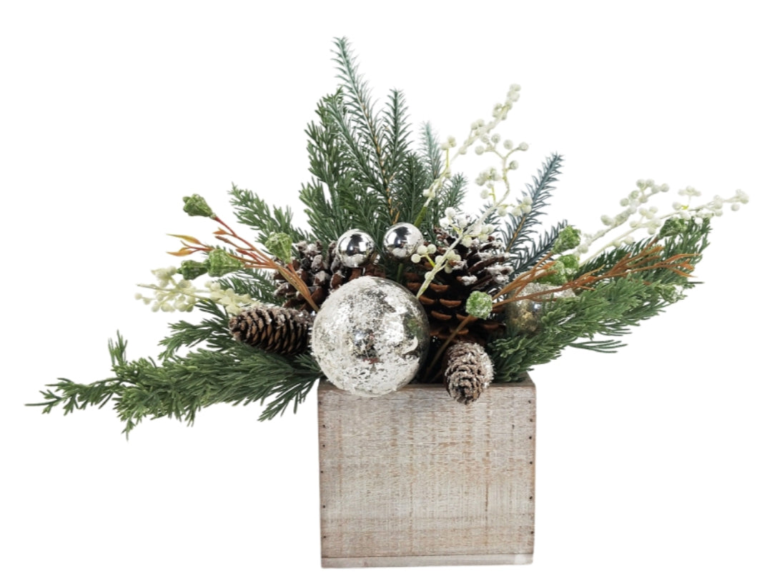 Elegant Center Piece Snow