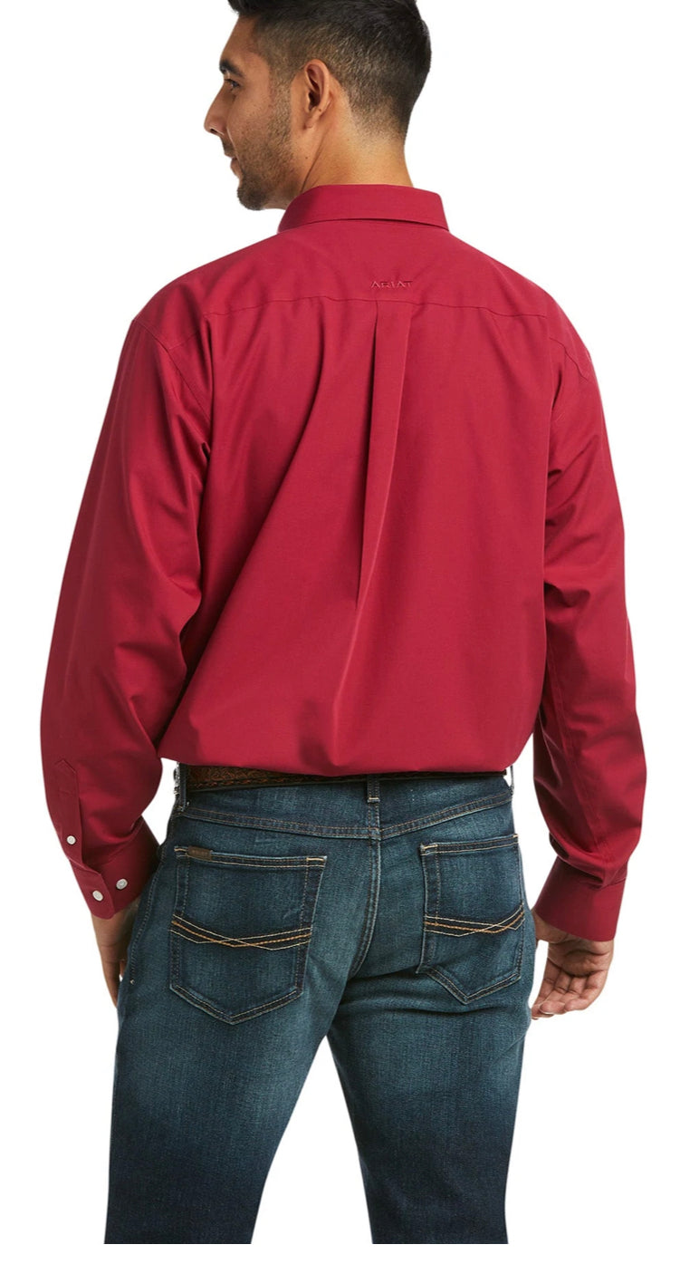 Ariat Mens Wrinkle Free Soild Classic L/S Shirt in Rubin Red
