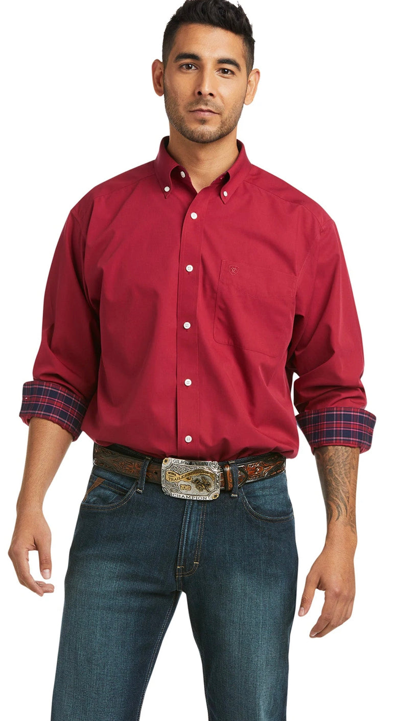 Ariat Mens Wrinkle Free Soild Classic L/S Shirt in Rubin Red