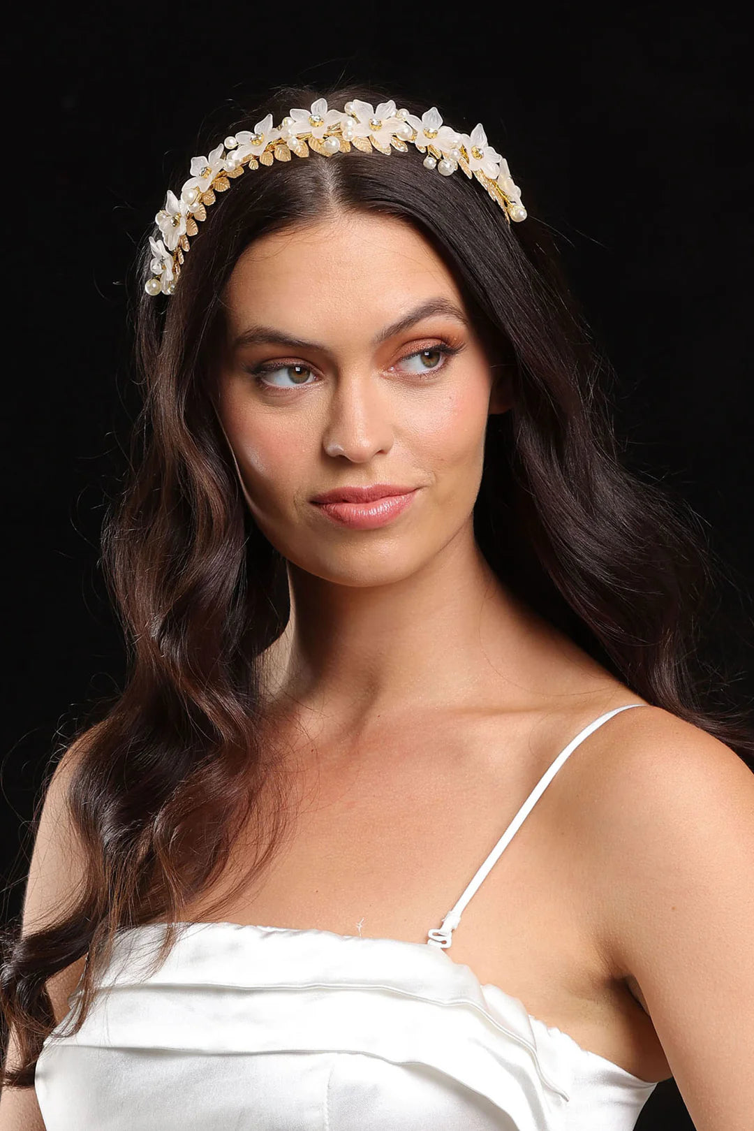 Morgan & Taylor Fleur Headband In Pearl Gold