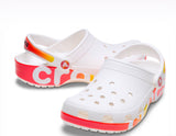 Crocs Kids Classic Reflector Clog in White/multi Blanc/Multi-Rayures