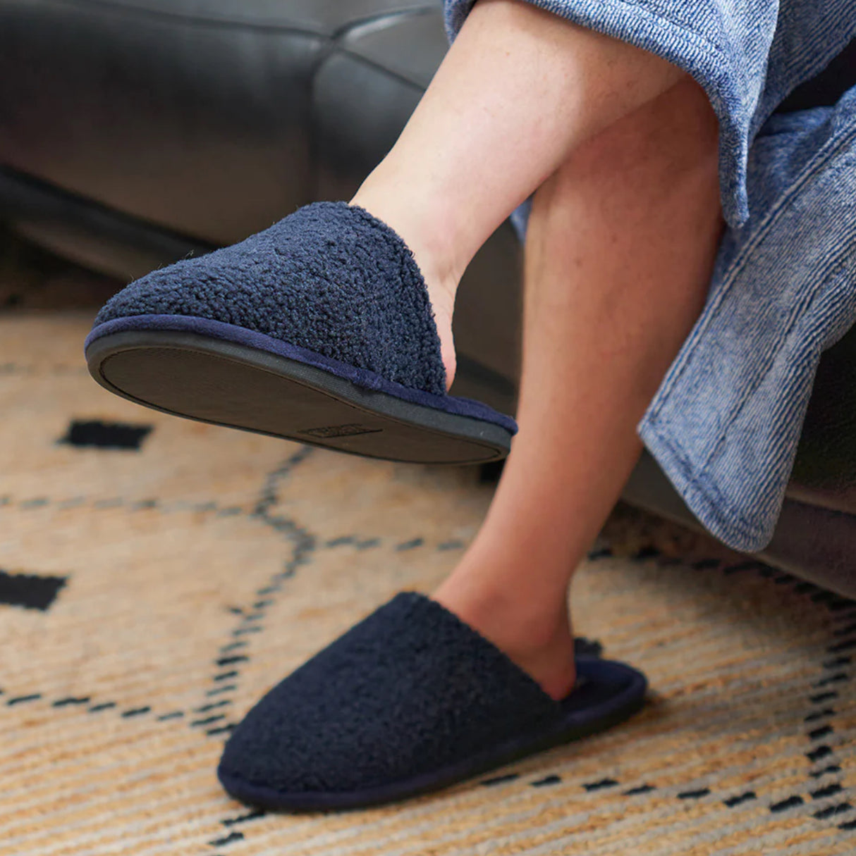 Mens Cosy Slippers in Navy