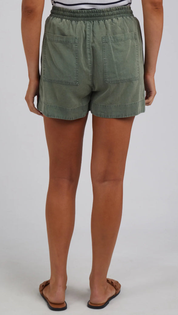 Elm Ladies Bliss washed Short in Clover
