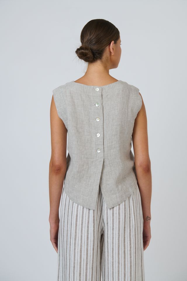 Natural O & J Linen Sleeve Less Top in Mousse