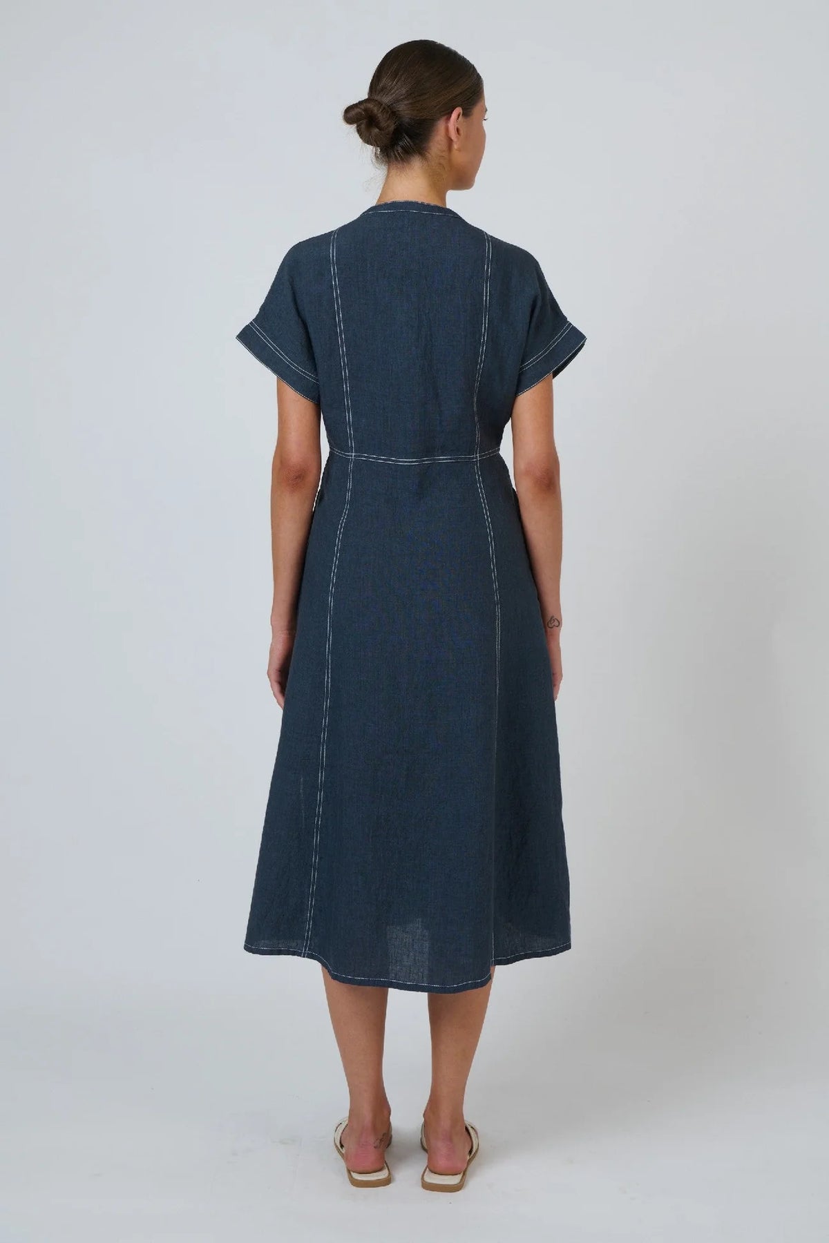 Naturals By O&j Button-through Linen Dress in Gunsmoke