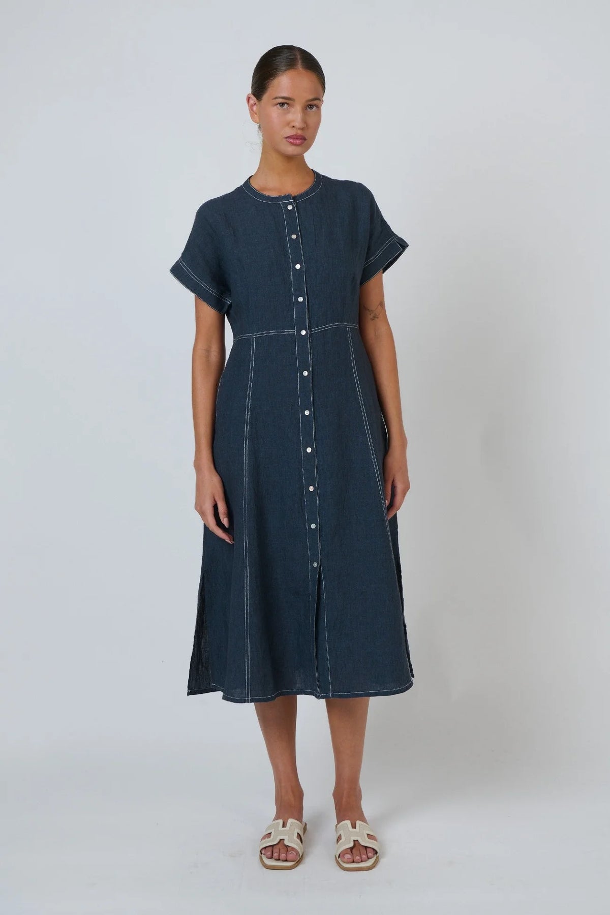 Naturals By O&j Button-through Linen Dress in Gunsmoke